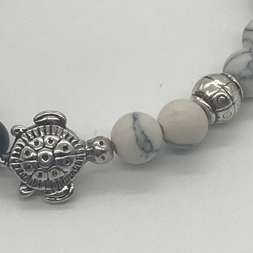 🐢 Natural Stone Turtle Bracelet 🌴 - Picture 5 of 6